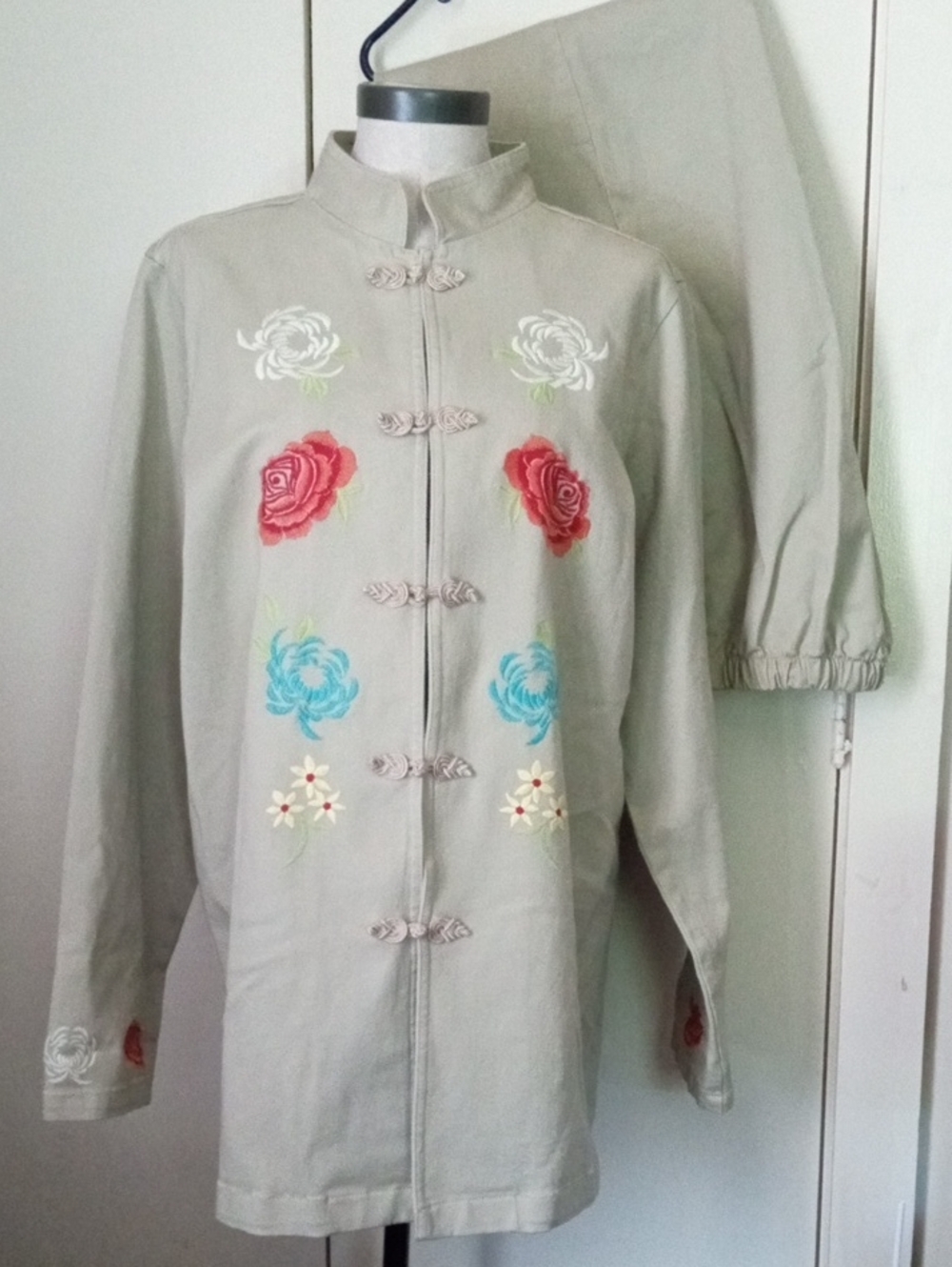 Denim & Co Two-Piece Embroidered Suit Set Large